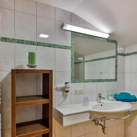 Jugendhotel Bachlehen Und Johanneshof ラートシュタット