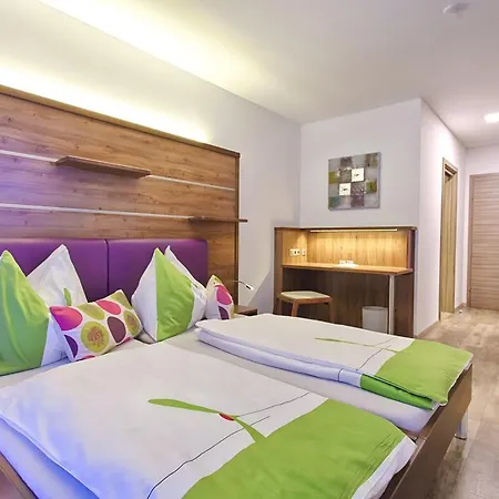 Hotel Jugendhotel Bachlehen Und Johanneshof Radstadt